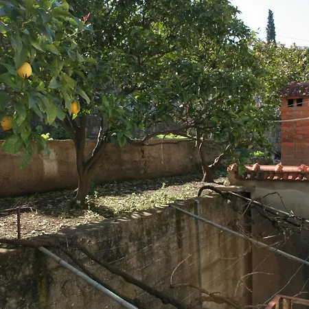 And By The Sea - 4356 Гостевой дом Корчула